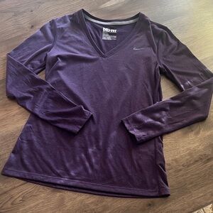 Nike Women's Small Dk Purple Regular Fit Vneck Long Sleeve Shirt